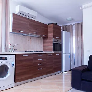 verificați disponibilitatea
